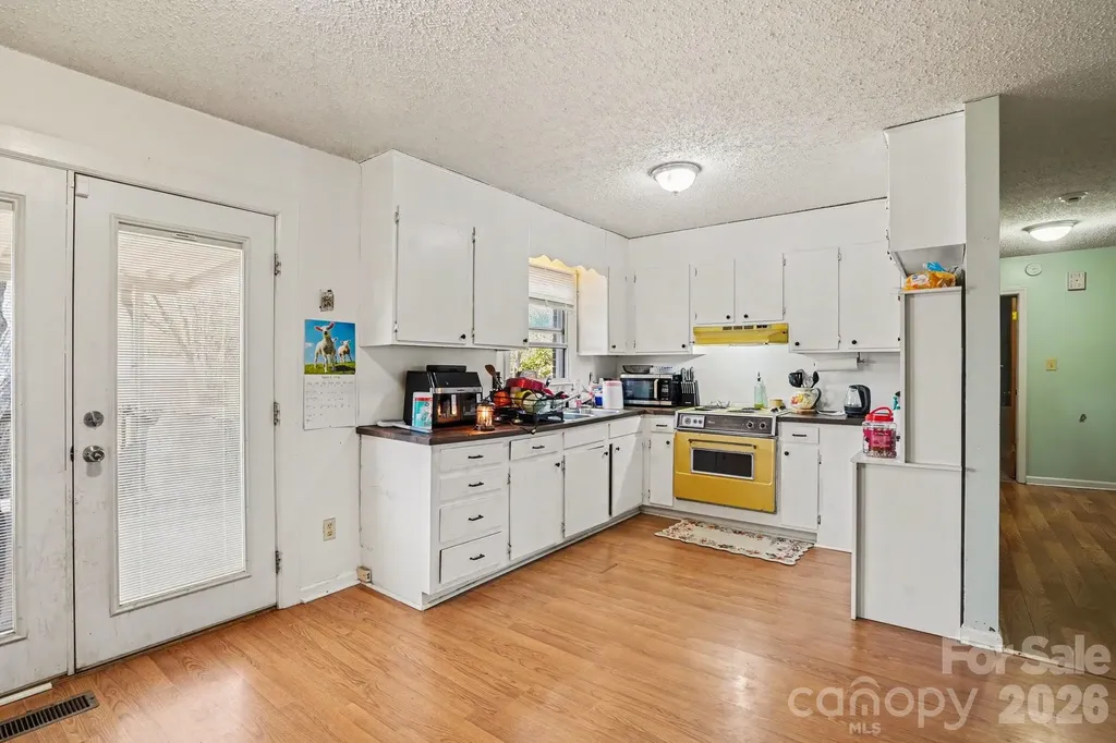 1004 Oakwood Avenue Kannapolis NC 28081