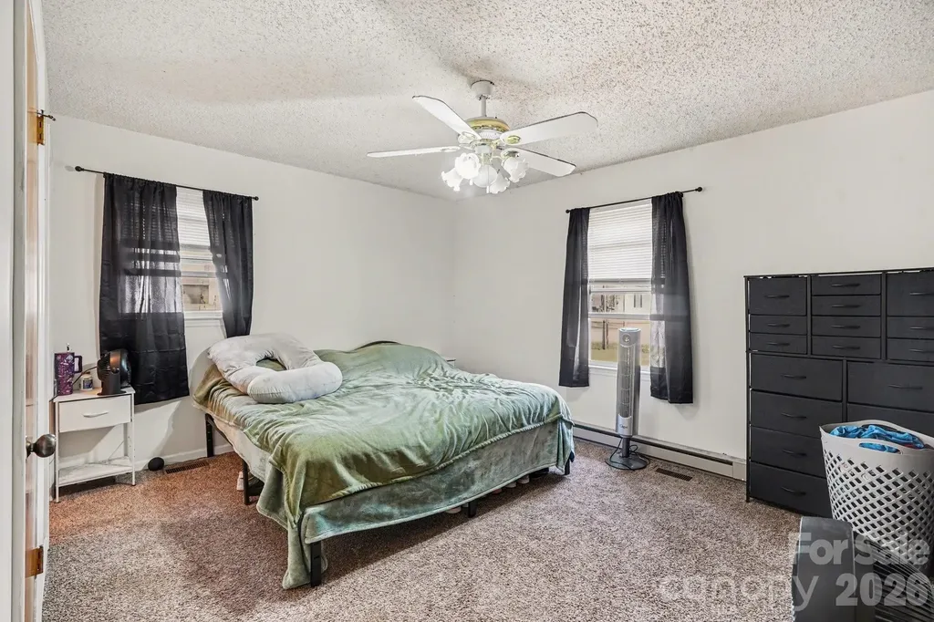 1004 Oakwood Avenue Kannapolis NC 28081