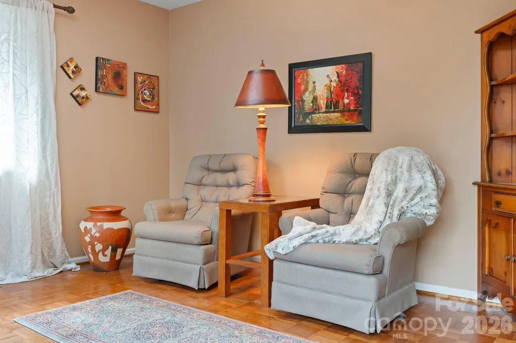 301 N Scarlet Oak Lane Hendersonville NC 28791