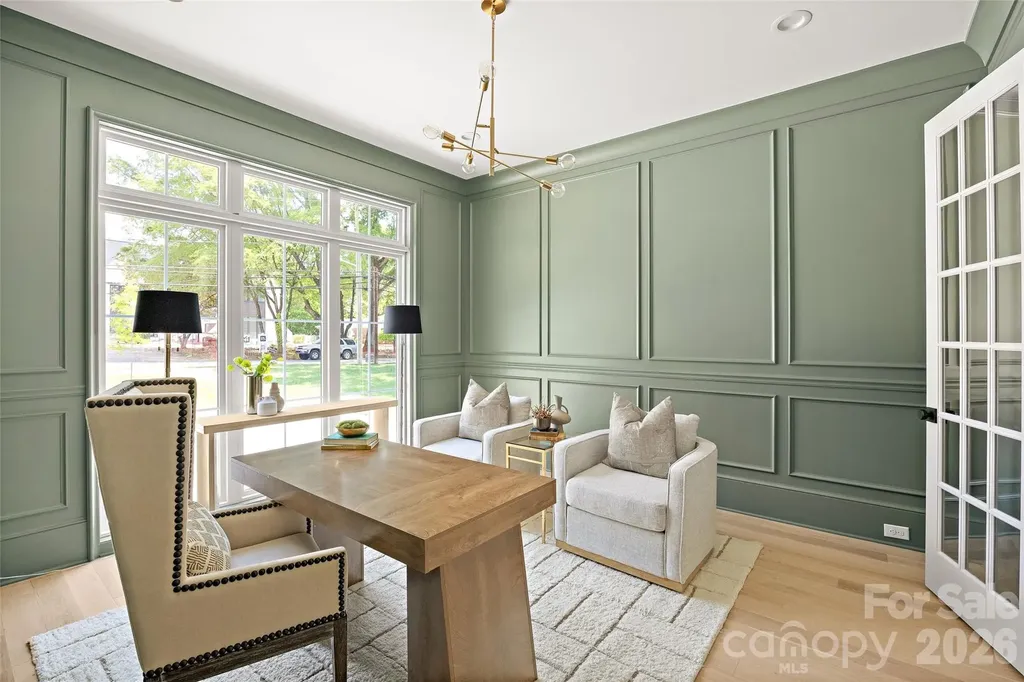 4628 Water Oak Road Charlotte NC 28211