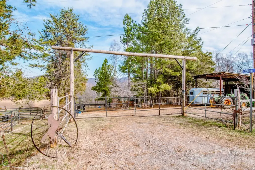 508 Liles Lane Hiddenite NC 28636