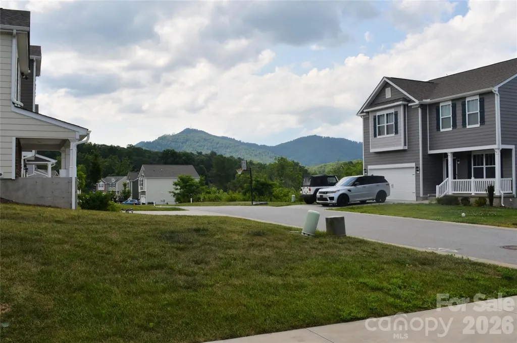 183 Marathon Lane Candler NC 28715