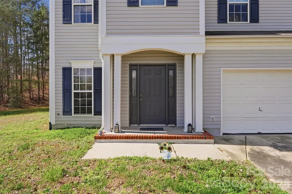9541 Green Apple Drive Charlotte NC 28215