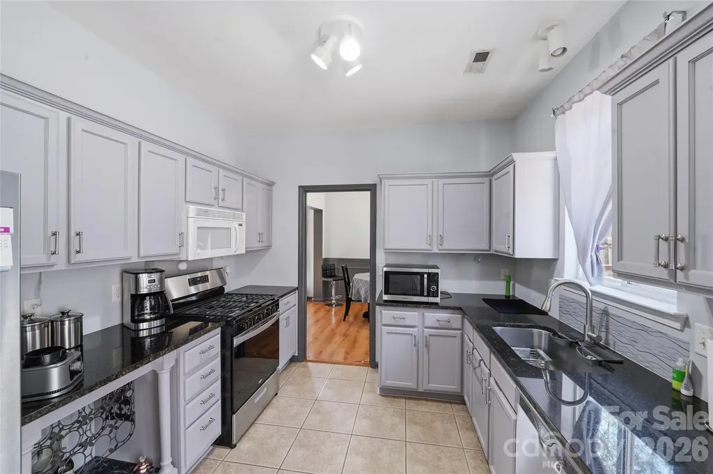 9541 Green Apple Drive Charlotte NC 28215