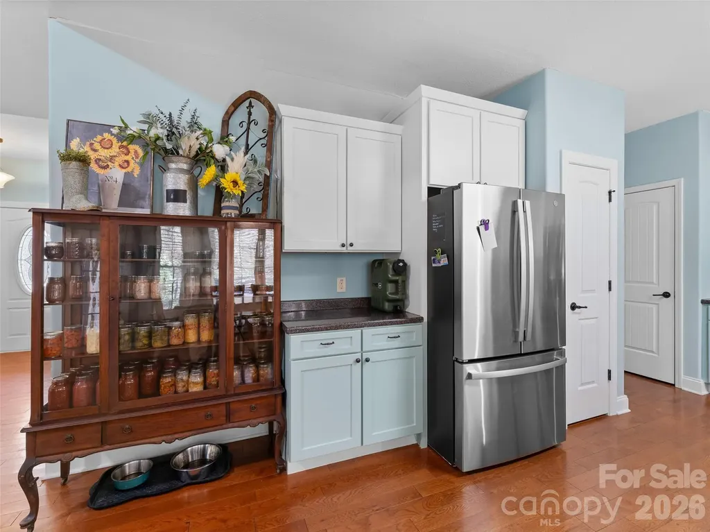163 Oak Apple Lane Hendersonville NC 28792
