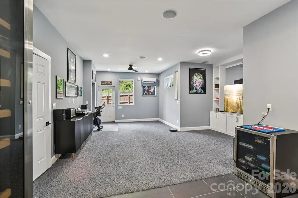 8 Apple Lane Asheville NC 28804