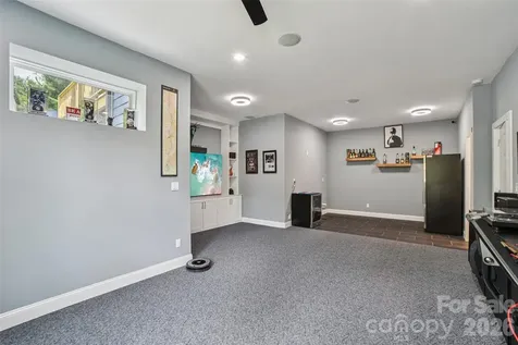 8 Apple Lane Asheville NC 28804