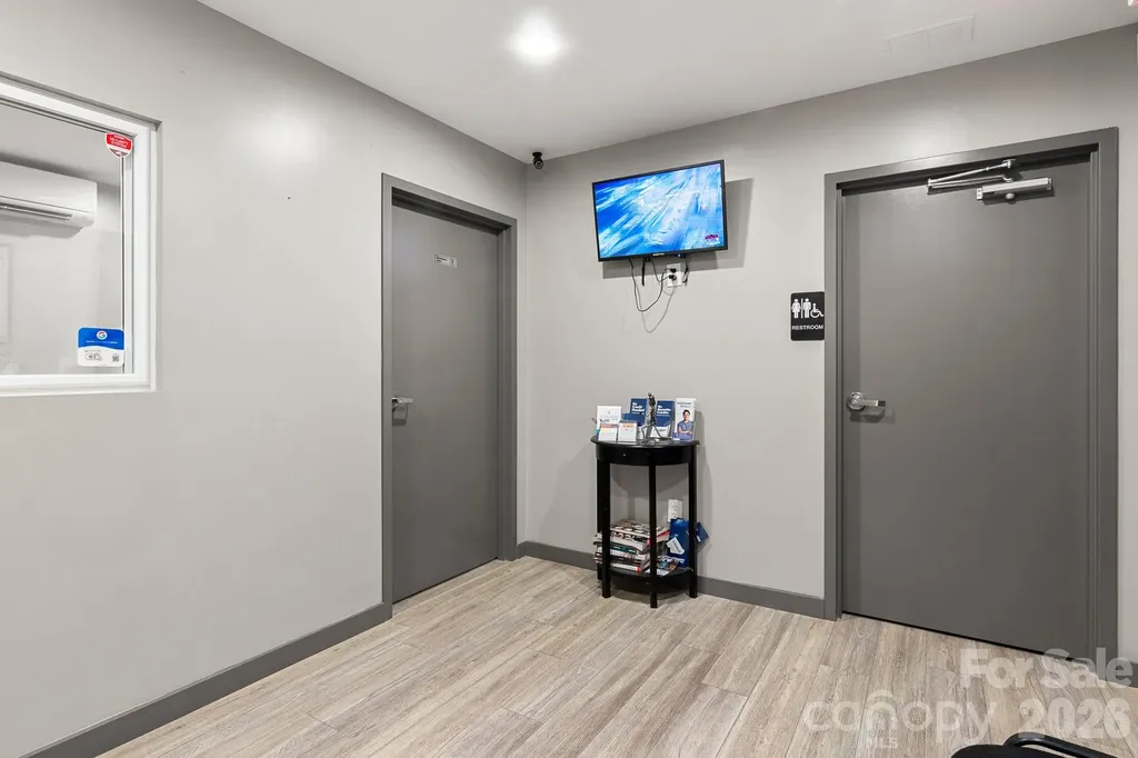 3413 S Tryon Street Charlotte NC 28217