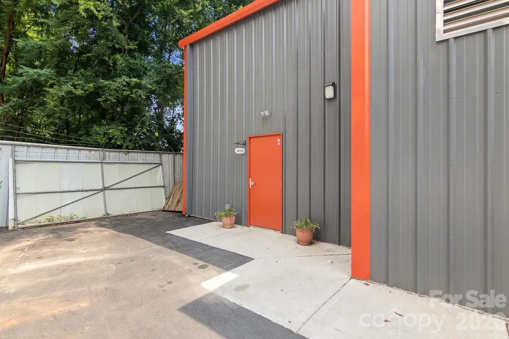 3413 S Tryon Street Charlotte NC 28217