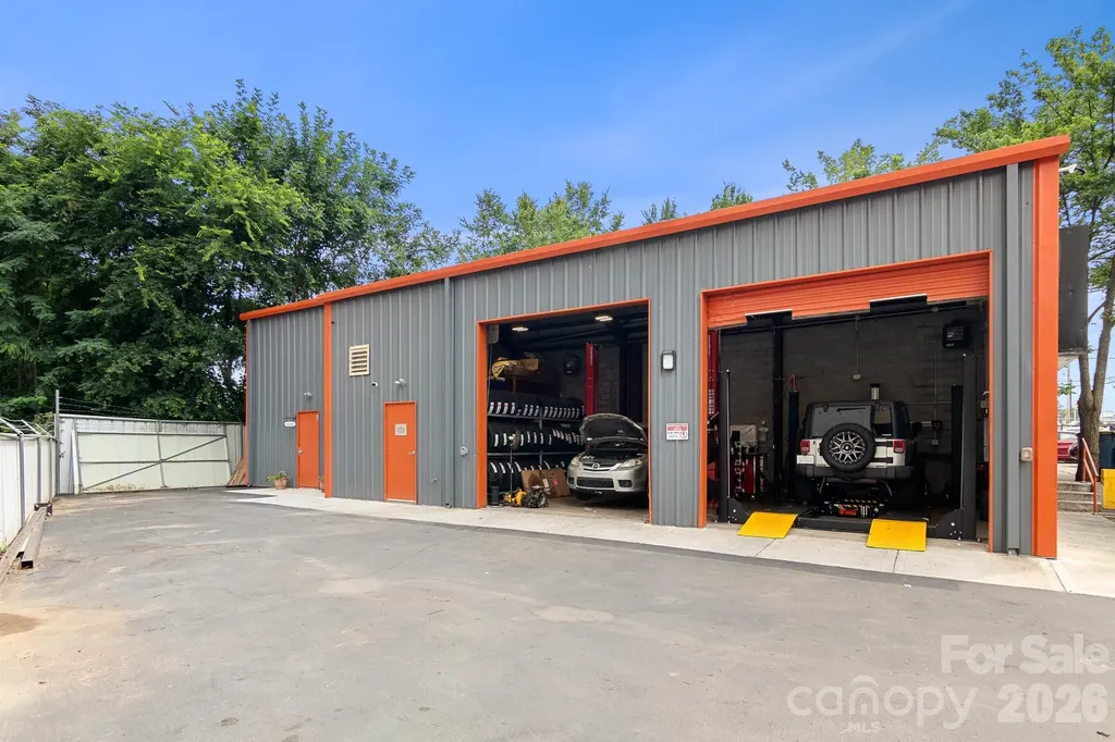 3413 S Tryon Street Charlotte NC 28217