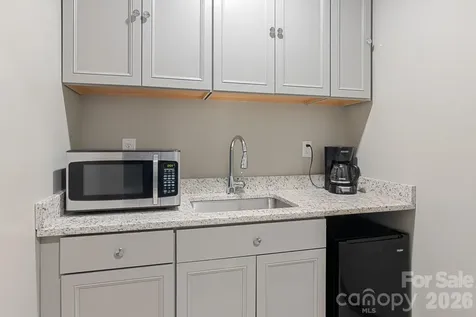 3413 S Tryon Street Charlotte NC 28217