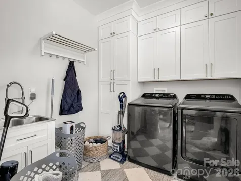 24 Chapel Hill Lane Leicester NC 28748