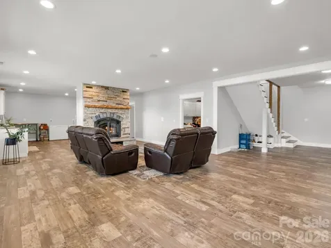 24 Chapel Hill Lane Leicester NC 28748