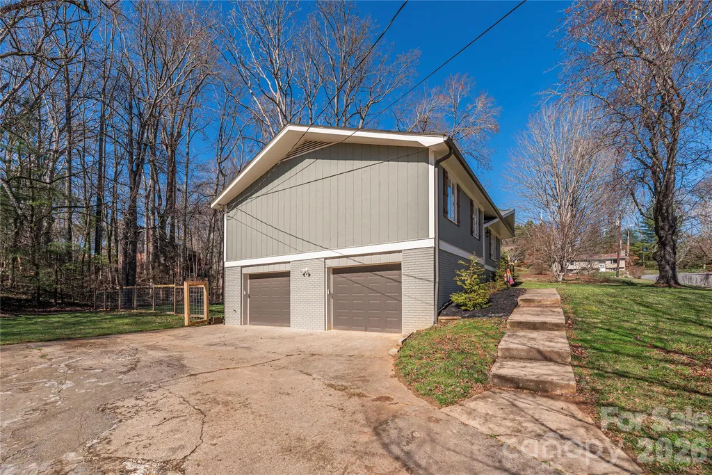 330 Woody Lane Asheville NC 28804