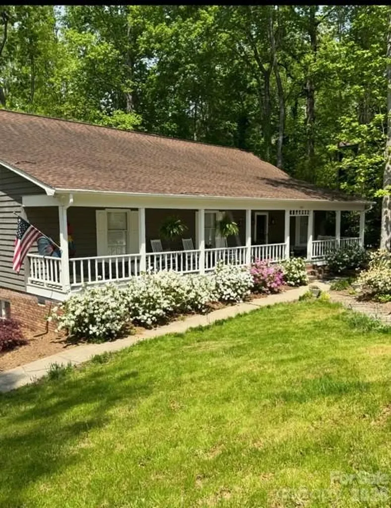 1503 Indian Hills Drive Lenoir NC 28645