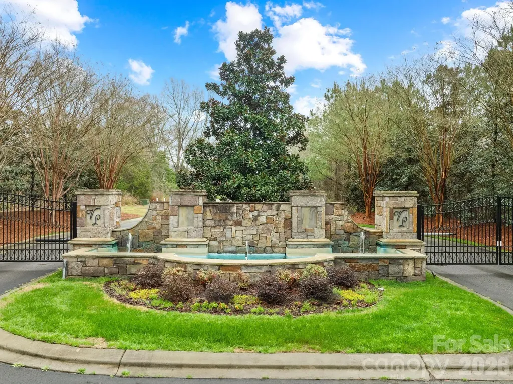 8334 Victoria Lake Drive Waxhaw NC 28173