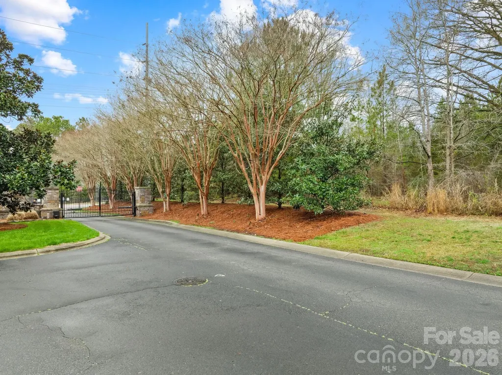 8334 Victoria Lake Drive Waxhaw NC 28173