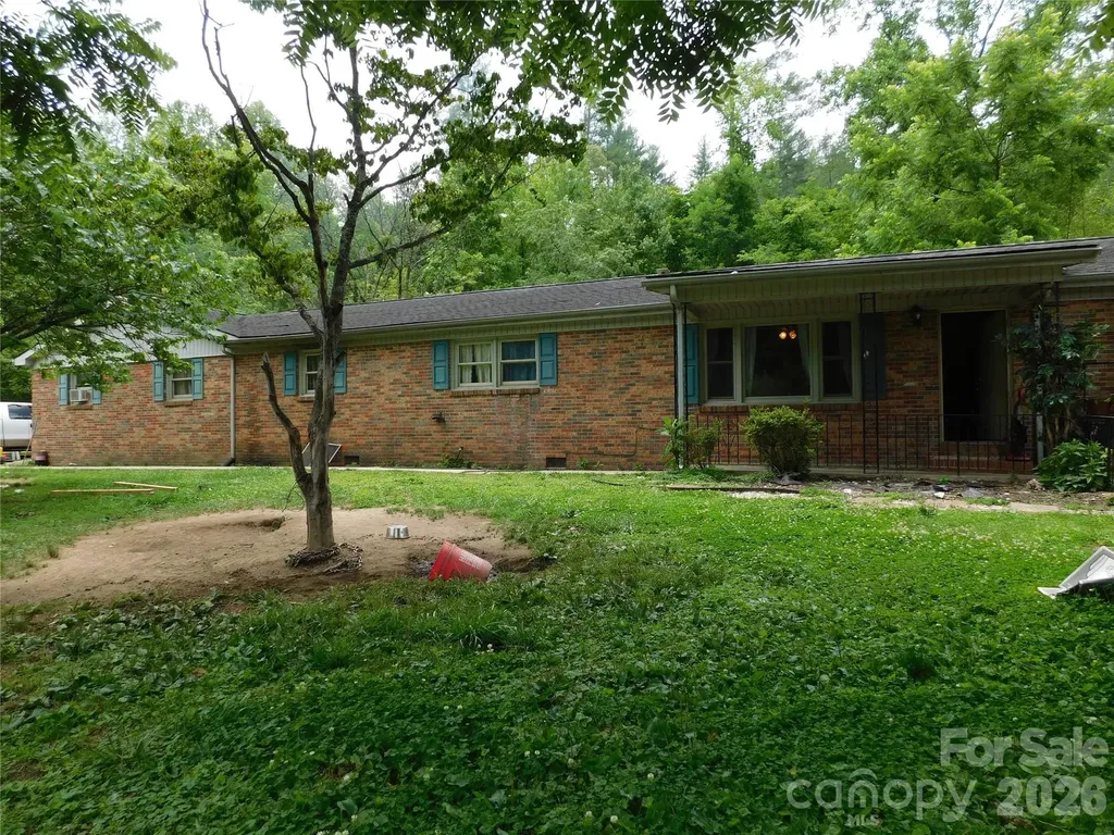 102 Jeff Street Hendersonville NC 28739