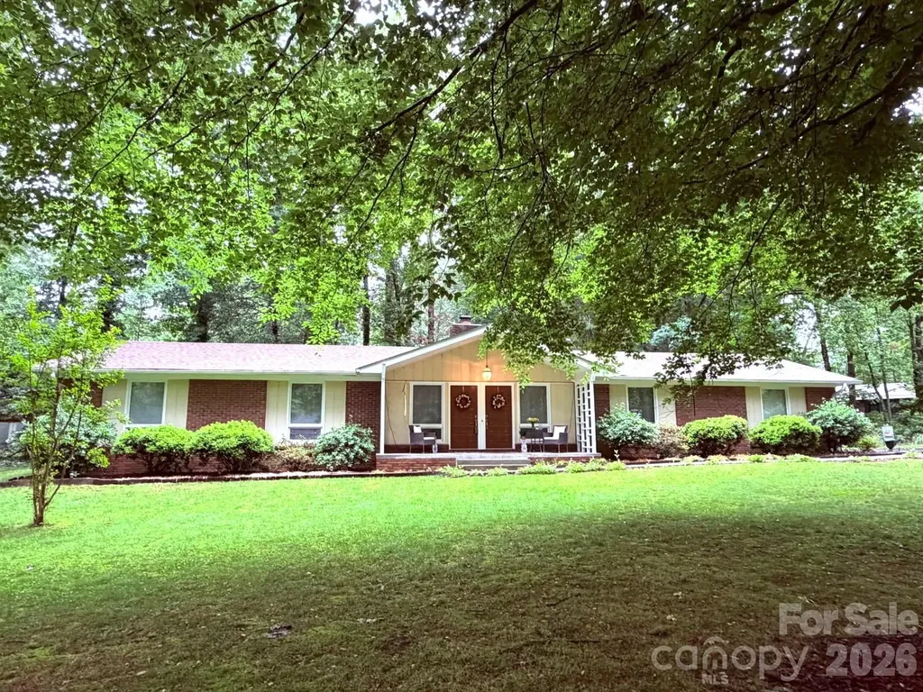 106 E Laurel Lane Etowah NC 28729