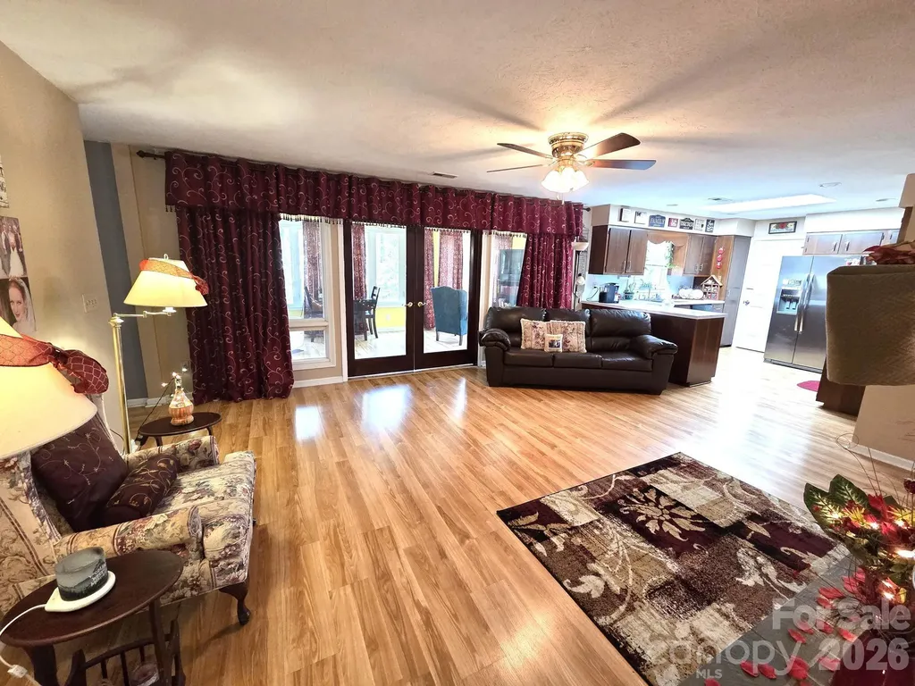 106 E Laurel Lane Etowah NC 28729