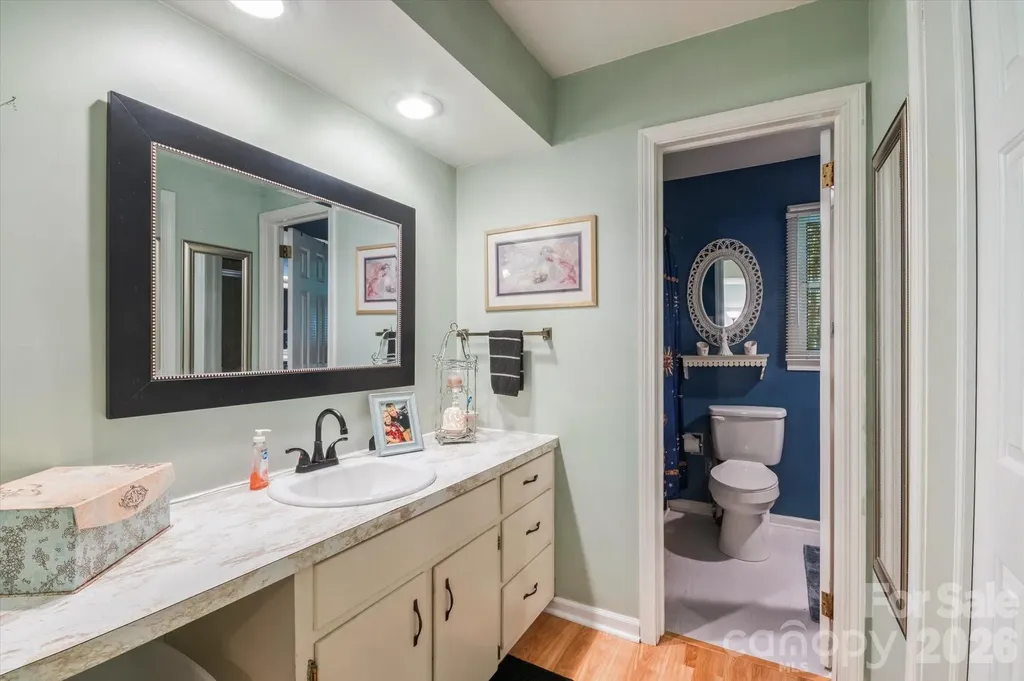 106 E Laurel Lane Etowah NC 28729