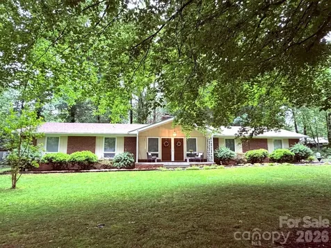 106 E Laurel Lane Etowah NC 28729