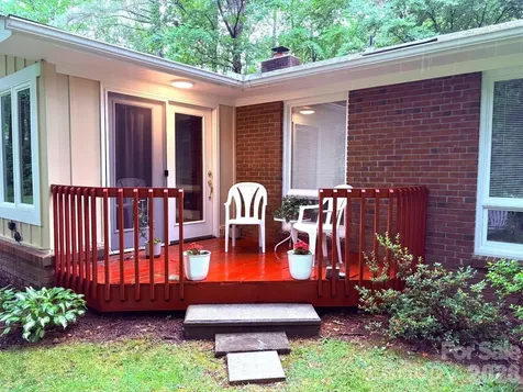 106 E Laurel Lane Etowah NC 28729