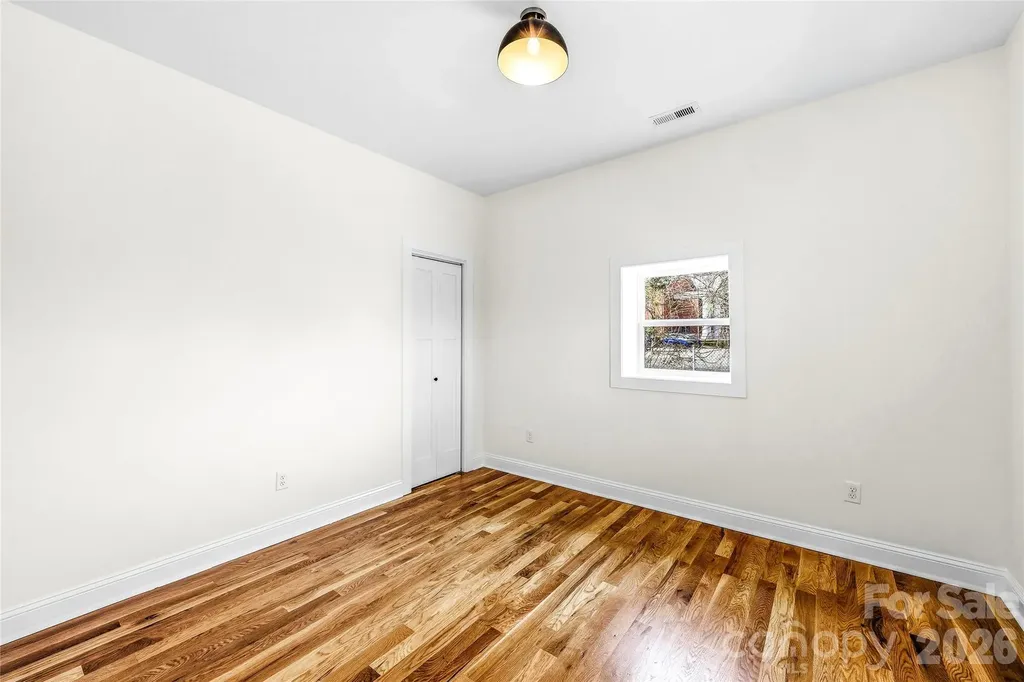 807 N Whitted Street Hendersonville NC 28791