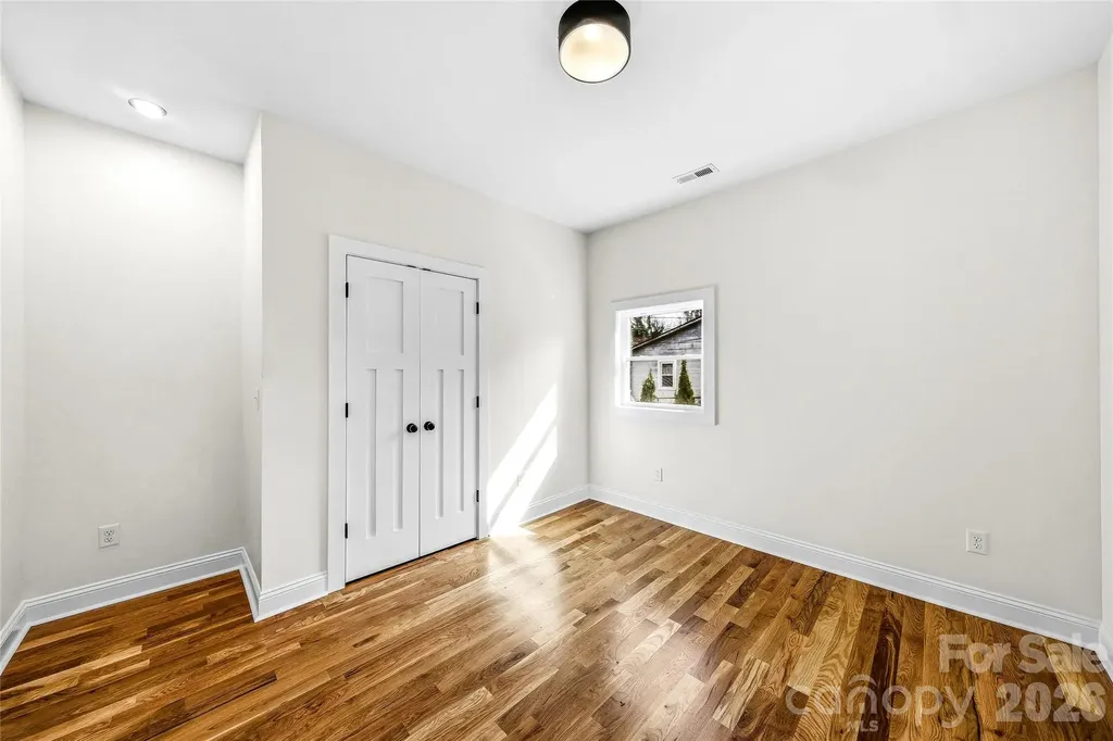 807 N Whitted Street Hendersonville NC 28791