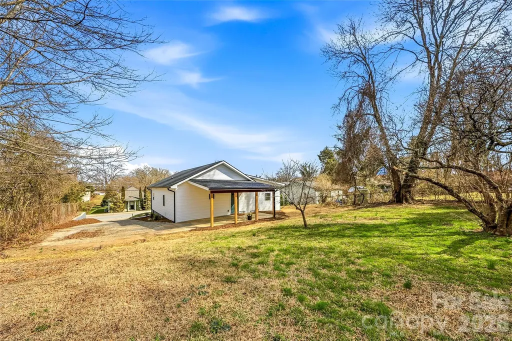 807 N Whitted Street Hendersonville NC 28791