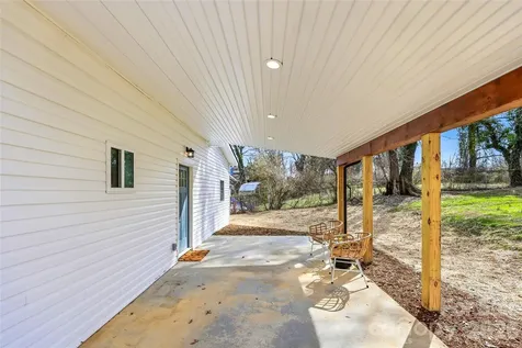 807 N Whitted Street Hendersonville NC 28791