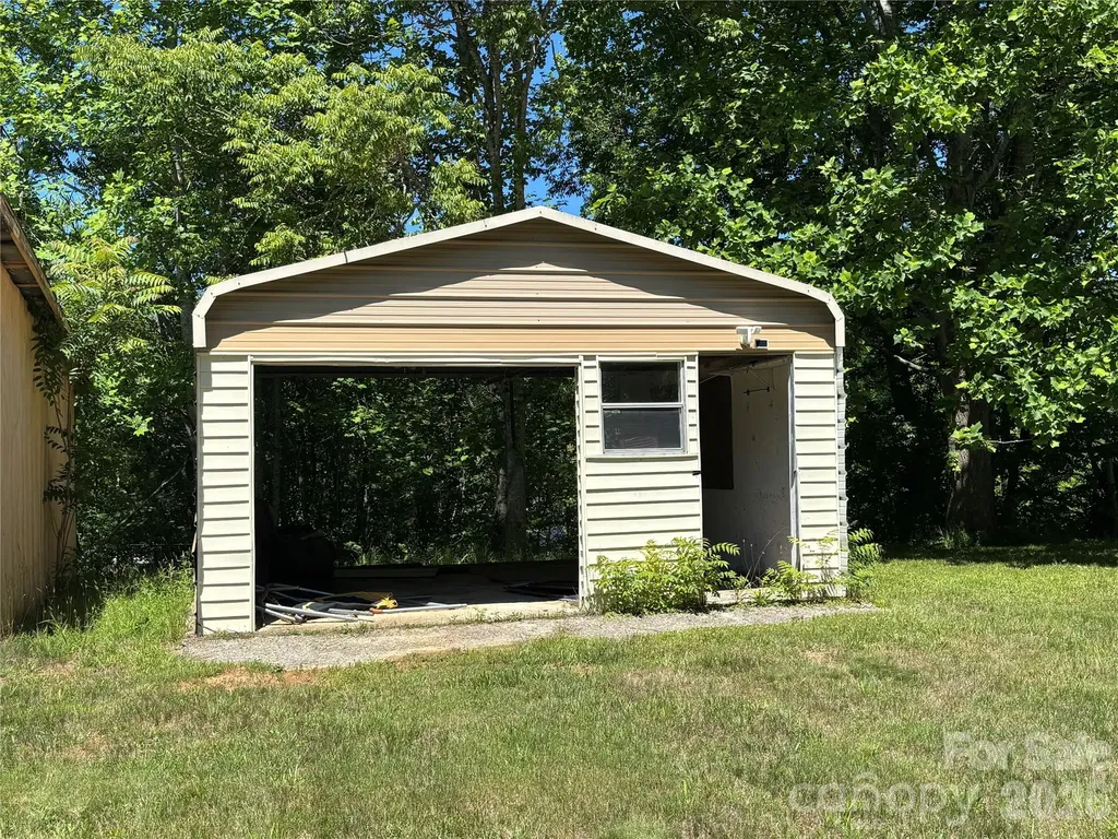 262 Blackberry Lane Bakersville NC 28705