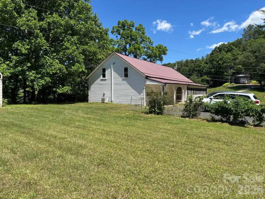 262 Blackberry Lane Bakersville NC 28705