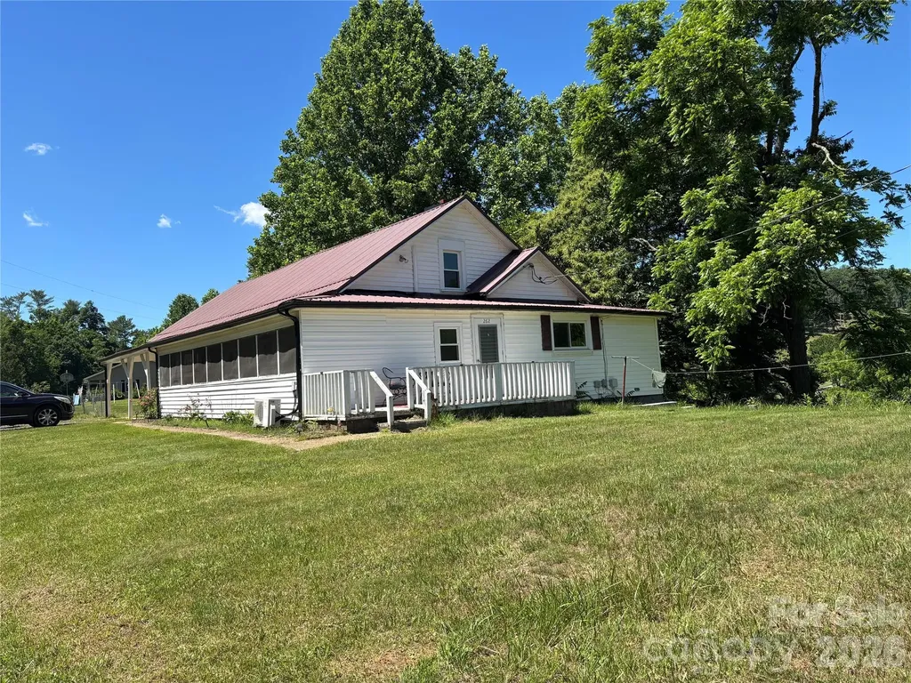 262 Blackberry Lane Bakersville NC 28705