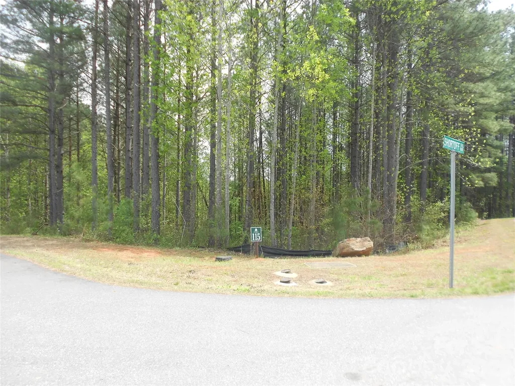 101, 107 Table Rock Trace NW Morganton NC 28655