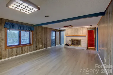 220 Grand View Lane Burnsville NC 28714