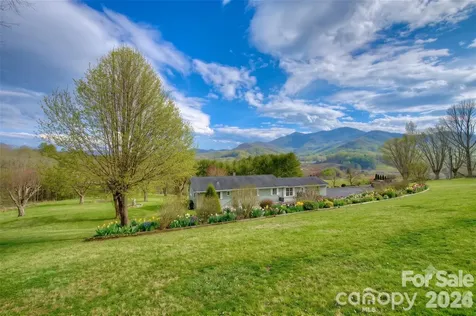 220 Grand View Lane Burnsville NC 28714