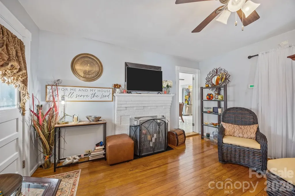 714 Pine Street Kannapolis NC 28081