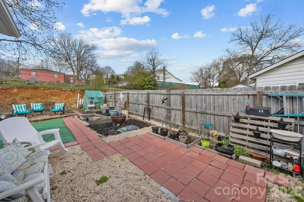 714 Pine Street Kannapolis NC 28081