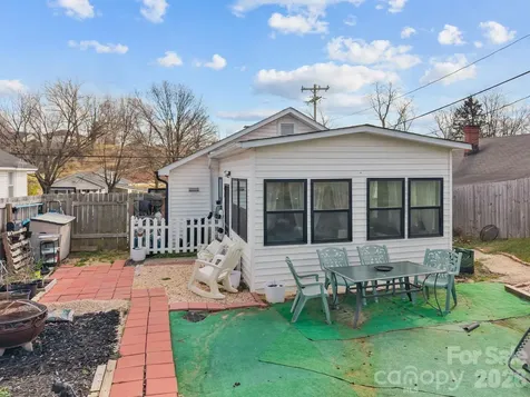 714 Pine Street Kannapolis NC 28081