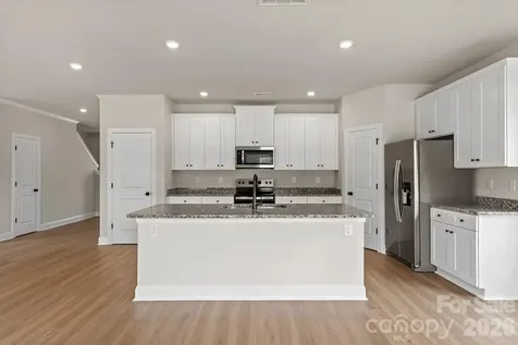 6717 Fairford Drive Charlotte NC 28215