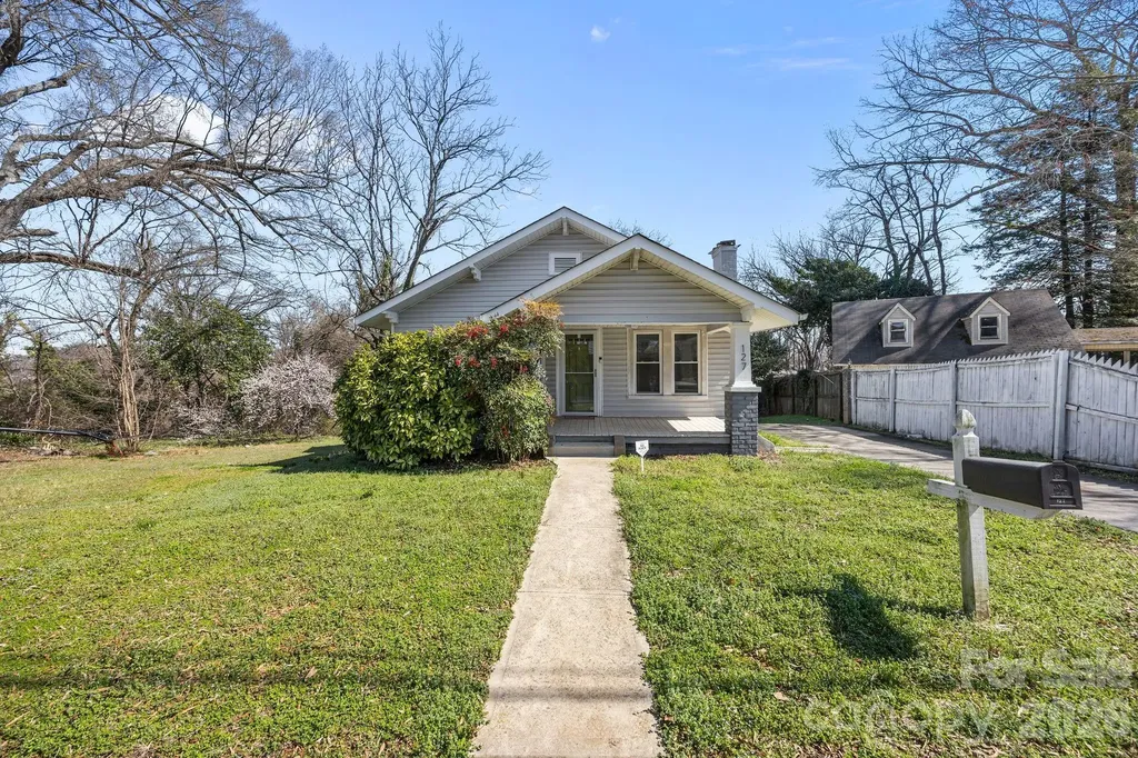 127 S Patterson Street Statesville NC 28677