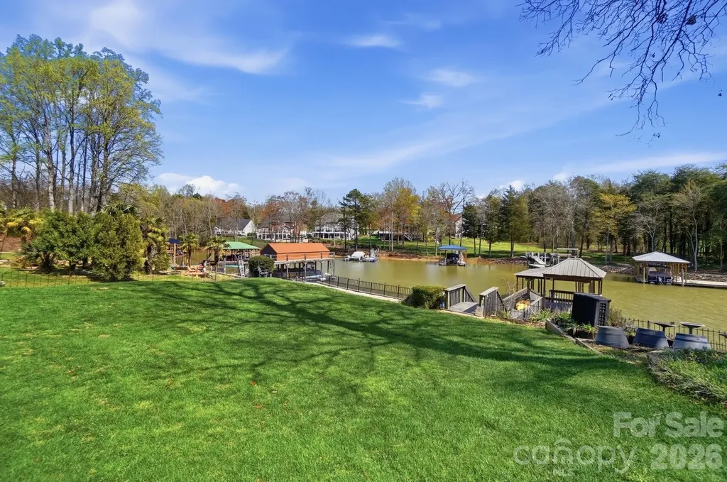186 Hazelton Loop Mooresville NC 28117