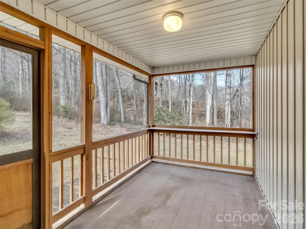 122 Vinewood Drive Waynesville NC 28786
