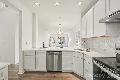 12010 Royal Castle Court Charlotte NC 28277
