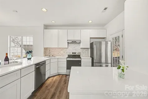 12010 Royal Castle Court Charlotte NC 28277