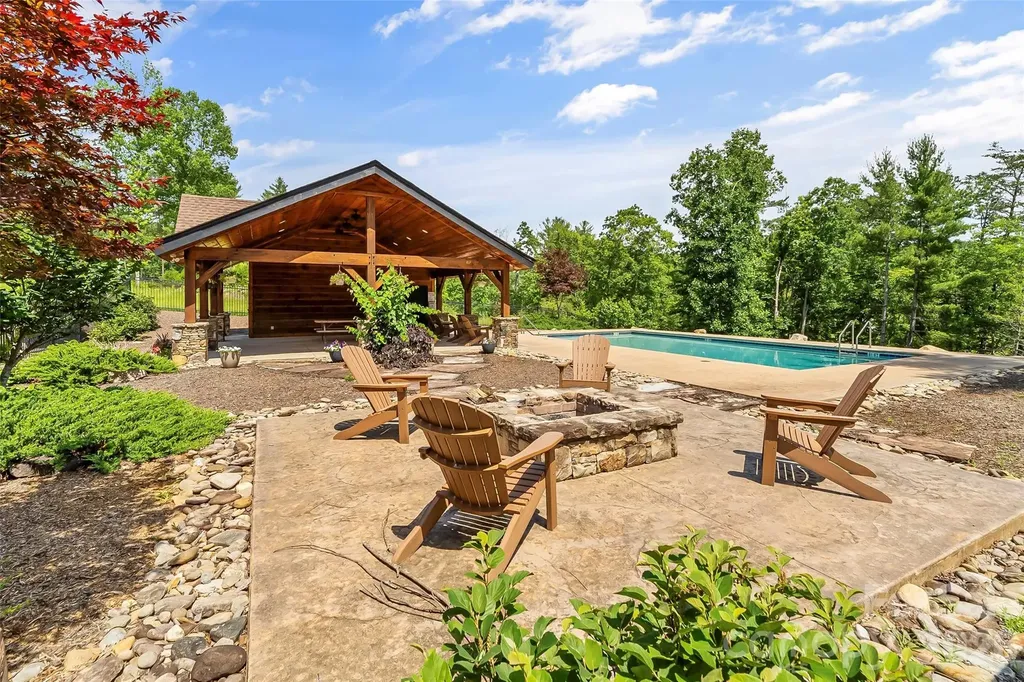 154 West Point Drive Nebo NC 28761