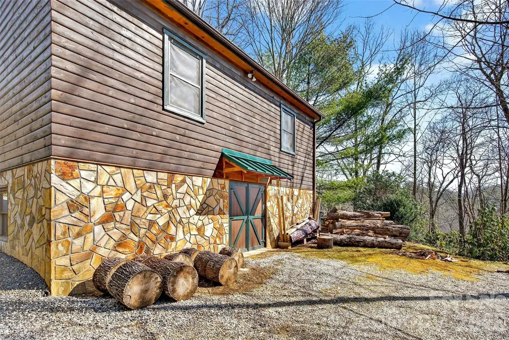542 Allen Mountain Lane Spruce Pine NC 28777