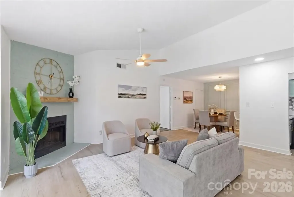 1612 Sharon Road W Charlotte NC 28210