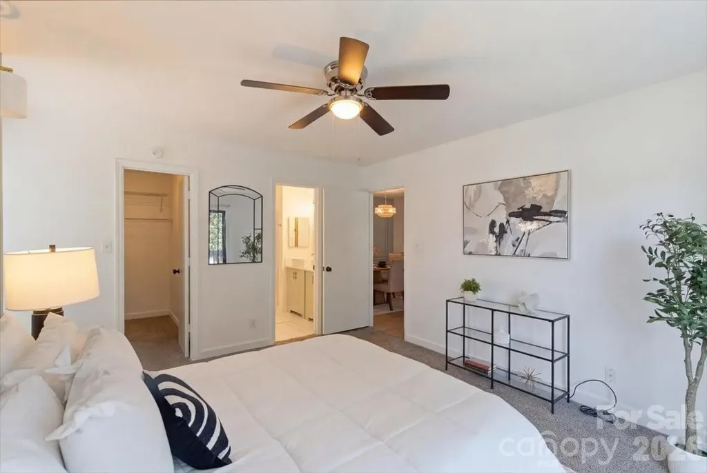 1612 Sharon Road W Charlotte NC 28210